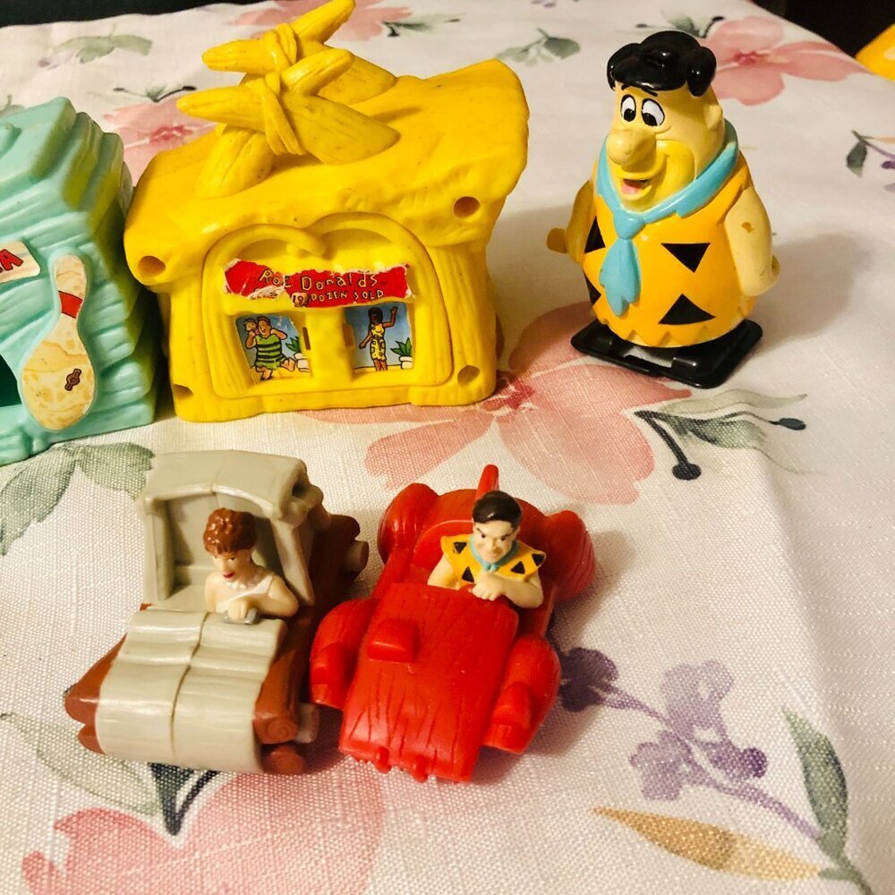 1993 Vintage Flintstones Toy Lot McDonald's Fred Wind Up Bowl-O-Ramama House - Picture 3 of 4